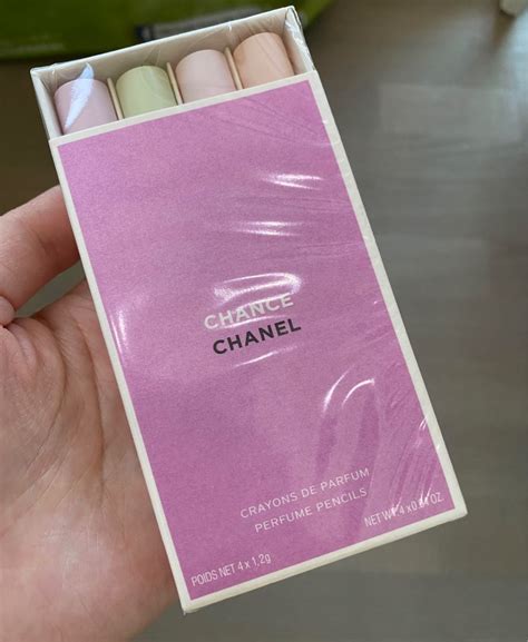 chanel crayons de parfum review